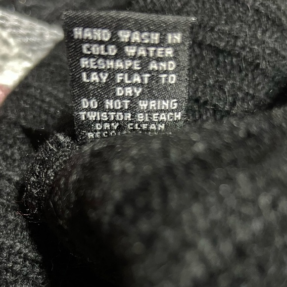 ❤️Y2K BCBG beautiful soft sweater NWT - Picture 13 of 13